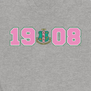 Sudadera con cuello redondo AKA 1908 Year Crest, gris jaspeado con letras griegas estilo chenilla en rosa y verde, estilo pullover para hermandad. - Product Image 6