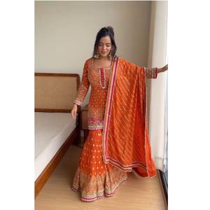 Alta demanda paquistaní Salwar Kameez con Dupatta a juego para un aspecto elegante y ropa de fiesta disponible a precios asequibles - Product Image 1