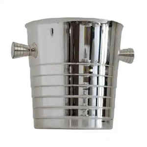 Cubo de hielo de metal de calidad superior de acero inoxidable con mango, elegante, duradero y perfecto para fiestas y uso en el bar del hogar - Product Image 1