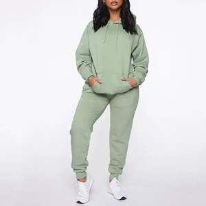 OEM Wholesale Women's Heavyweight Winter Tracksuit Hooded Crop Top and Workout <b>Trouser</b> 2-Piece Set for Running and Jogging - Product Image 3