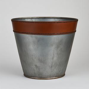 Maceta Vintage de Cuero Galvanizado con Asas de Cuero Cosido Artesanal Hecho a Mano Diseñado para Interiores Decorativos de Temporada - Product Image 2