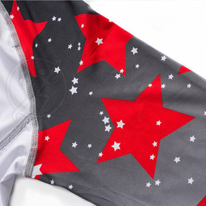 Dernier modèle de vêtements de sport pour hommes Rash Guard à manches longues de couleur rouge avec logo personnalisé - Product Image 4