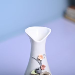 Jarrón de Cerámica Asimétrico Hecho a Mano, este jarrón destaca la belleza de lo imperfecto. - Product Image 2