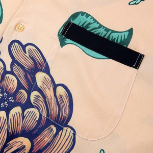 Chemise à manches courtes imprimée côtière pour hommes avec col montant structuré tricoté, tissage couvert, fermeture à boutons pour un look hawaïen - Product Image 6