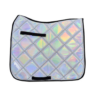 Tapis de selle pour cheval imprimé sur mesure avec construction matelassée en tissu durable et rembourrage doux - Product Image 1