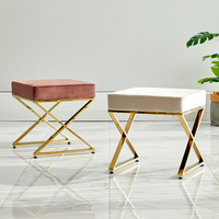 Pouf ottoman en velours de luxe nordique avec structure en fer doré, tissu de qualité supérieure pour chambre, salon, appartement et entrée