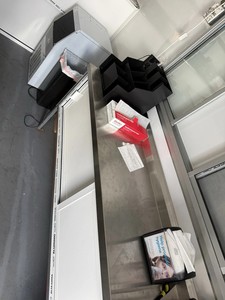 Food Truck Moderne d'Extérieur avec Alimentation Intégrée et Espace de Préparation pour Garantie - Product Image 4
