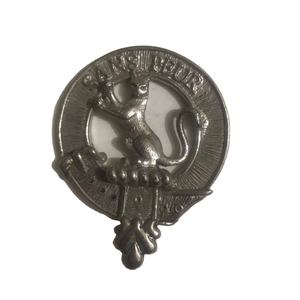 Ceci est un badge en étain avec le blason du clan écossais Sutherland, 5e bataillon écossais. Badge de casquette Seaforth Highlanders WW1 OR Glengarry - Product Image 1