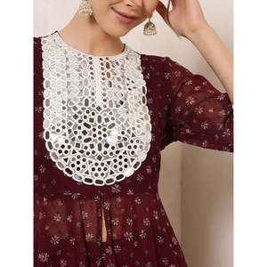 Túnica Anarkali de Gasa Floral con Mangas 3/4 y Pantalón a Juego - Conjunto Coordinado Indo-Occidental para Mujer - Product Image 2