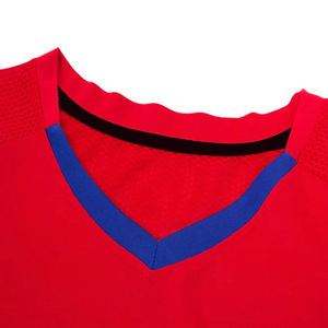 Vêtements d'équipe personnalisés professionnels les plus vendus combinaison de football rétro à col en V respirante à séchage rapide vêtements de football avec uniformes contrastés - Product Image 4