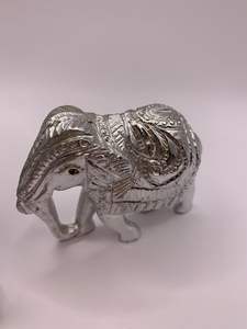 Hoselton Canada-Écureuil gris argenté et doré sur bûche-Sculpture en aluminium-Signée - Product Image 4