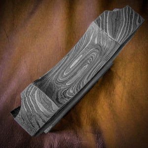 Cendrier en acier Damas artisanal, accessoire de fumeur en métal massif, élégant porte-cendres de table pour cigares et cigarettes - Product Image 4