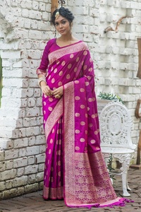 El último diseñador Soft Banarasi Silk Zari Weaving Border Saree de Fab Zone - Product Image 4