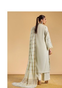 ชุดซาลวาร์คามีซหนังแท้ดีไซน์จากปากีสถานสำหรับผู้ใหญ่คอลเลคชั่นฤดูหนาวล่าสุด - Product Image 2