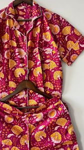 Conjunto de Pijama corto de algodón con estampado de bloques a mano, ropa de dormir floral granate para mujer, ropa de dormir de verano con ribete blanco, conjunto de salón bohemio - Product Image 3