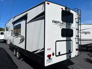 Caravana Usada Serie 2023 G-r-a-n-d D-e-s-i-g-n R-e-f-l-e-c-t-i-o-n 150 278BH en Venta - Product Image 6