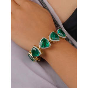 Conjunto de Collar de Latón Chapado en Oro de 18K con Circonitas Cúbicas de Color Verde para Novia o Regalo de Joyería Fina - CZSET273GR - Product Image 4