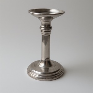 Bougeoir de Noël en or de luxe fabriqué avec un artisanat antique offrant une lueur festive de style héritage lumineux pour les vacances - Product Image 5