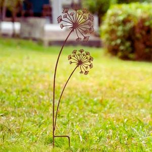 Piquets de jardin en métal à motifs floraux, parfaits pour guider l'aménagement du jardin avec des motifs floraux disposés sur les espaces de vie extérieurs - Product Image 2