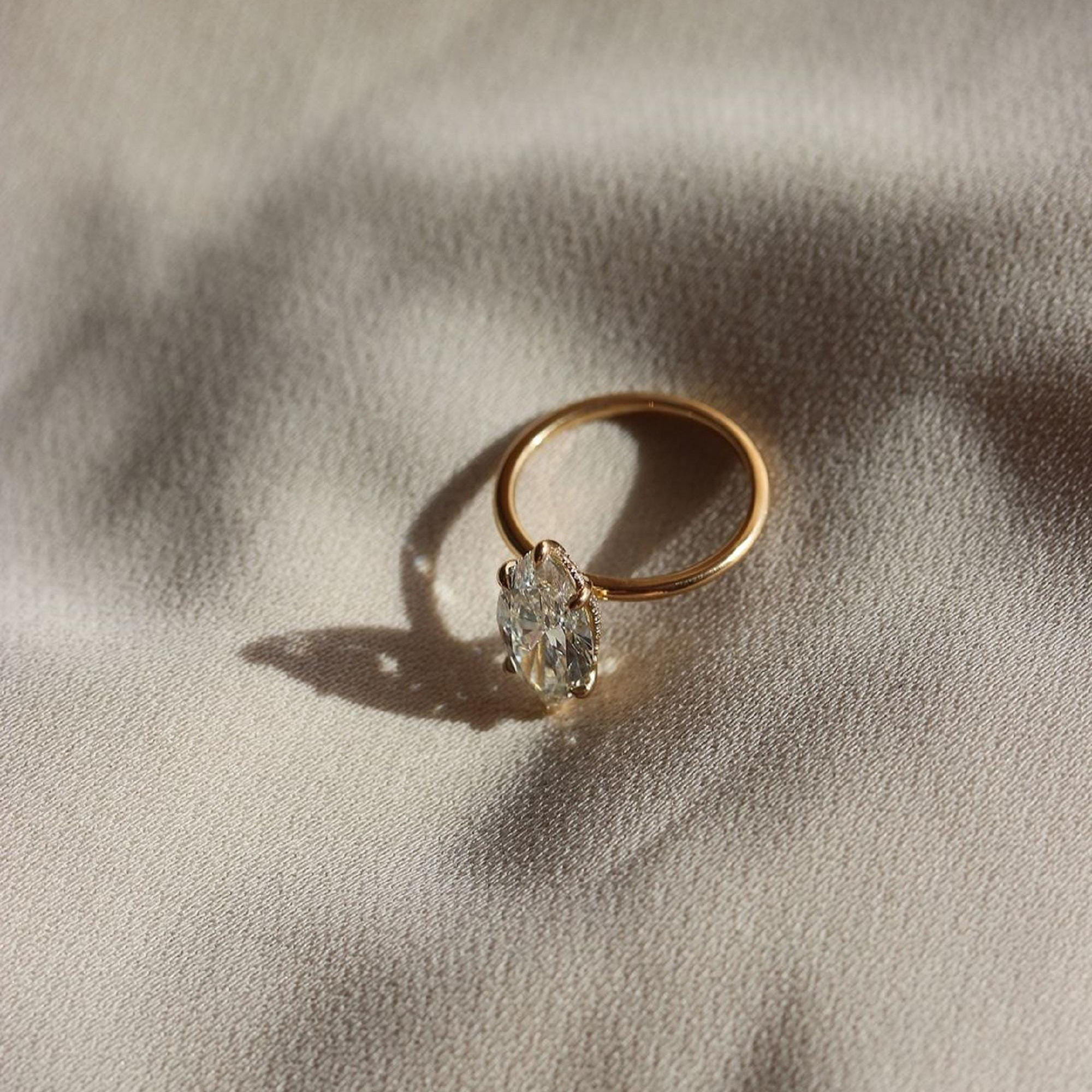 สีเหลืองทอง