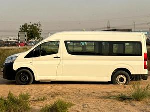 Nuevo/USADO 2025 TOYOTA HIACE DLX V4 2.5L con Cámara Trasera 360, Capacidad de Carga 31-40T, Emisión Diésel/GAS, Automático, EN VENTA - Product Image 3