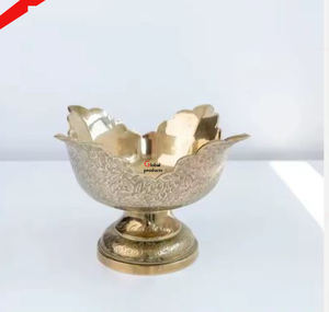 Nouveau bol de service à dessert en métal doré décoratif pour hôtel, restaurant et bar - Product Image 3