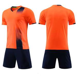 Uniforme de football pour hommes sublimation personnalisée OEM de haute qualité Vêtements de sport complets de football pour la conception de logos d'entraînement - Product Image 4