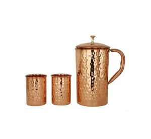 Pichet en cuivre plaqué pur à prix élevé avec verre pichet en cuivre martelé décoratif de mariage robuste ensemble de pichet indien de table - Product Image 1