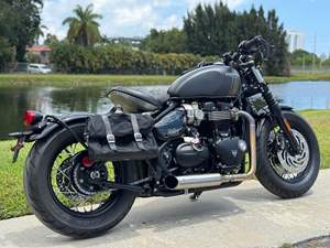 Triumph Bonneville Bobber Usada del 2023 - Product Image 2