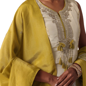 Vente en gros de vêtements ethniques pour femmes, ensemble palazzo en soie jaune moutarde avec paillettes, fournisseur d'usine de vêtements personnalisés pour fête - Product Image 4