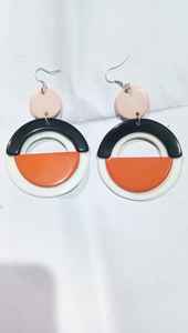 Pendientes colgantes de resina de flores prensadas únicos y elegantes, joyería de moda con estilo inolvidable - Product Image 3