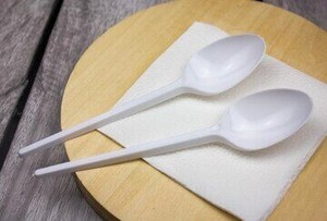 Proveedor de calidad superior, precio barato, cucharas desechables de plástico de mango largo y corto para fiesta, restaurante, comida rápida, pastel, helado - Product Image 3