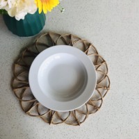 Assiettes de présentation en rotin écologiques, style moderne et vintage, en forme de fleur, polyvalentes pour mariage/fête, vaisselle de table