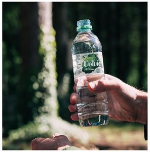 Agua Volvic en venta ofrece un sabor refrescante y nítido enriquecido con minerales para mantenerlo hidratado durante todo el día. - Product Image 3