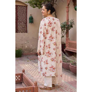 DN-62009 Traje de Muselina Estampado y Bordado de 3 Piezas con Dupatta Translúcida Bordada, Tallas XS a 6XL Disponibles para Eventos Diurnos - Product Image 3