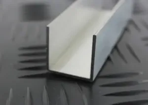 Profil de canal en U en aluminium à bas prix Nous fabriquons tous les types d'applications industrielles incluent le poinçonnage de soudage par flexion de coupe - Product Image 2