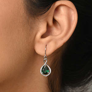 Boucles d'oreilles pendantes Jino en argent plaqué or 18 carats, motif couronne solitaire vert, pour mariage et soirée, avec perles et diamants comme pierres principales - Product Image 4