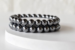 Bracelet en perles rondes de Shungite Elite naturelle super brillante de 8 mm pour la méditation et la guérison - Vente en gros - Product Image 5