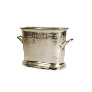 Cubo de hielo niquelado Metal plateado Diseño elegante Perfecto para mesa de cocina Elegante Durable e ideal para enfriar bebidas - Product Image 1