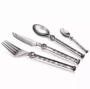 โพสต์สไตล์โมเดิร์นชุบทองสแตนเลสโต๊ะเค้กเซิร์ฟเวอร์ชุดRoyal Designชุดโต๊ะรับประทานอาหารสําหรับตัดเค้ก - Product Image 4