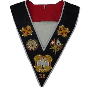 สร้อยคอแมสซอน ปาสต์มาสเตอร์ บลูลอดจ์ พร้อมผ้ากำมะหยี่ปักลายและเครื่องประดับโลหะ ป้ายเย็บติดผ้าตกแต่งด้วยลูกไม้ - Product Image 5