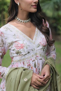 นักออกแบบล่าสุดชุดปักผ้าไหม Georgette พิมพ์โดย Fab Zone - Product Image 4