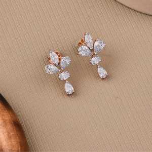 Collar de tenis de 13,87 quilates con moissanita de corte Baguette cónico en oro amarillo para regalo de aniversario - Product Image 5