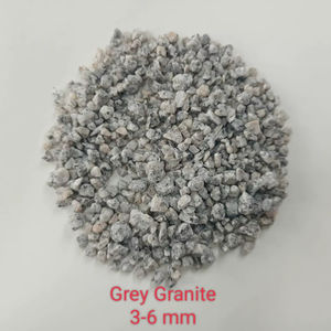 Virutas de piedra de granito gris oscuro trituradas con un tamaño de 3-6 mm, especiales para pisos y revestimiento de paredes. - Product Image 1