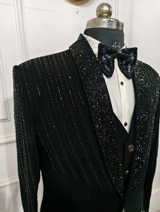 Traje de tres piezas negro elegante para hombre, hecho a medida para bodas y eventos formales, diseño atemporal clásico y elegante de talla grande - Product Image 4