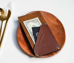 Carpeta de presentador de cheques de cuero con logotipo en relieve para restaurantes con bloqueo RFID y solapa de seguridad en el LBH-0134 - Product Image 2