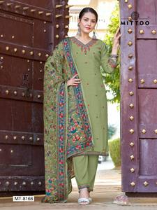Haute qualité femmes élégant moderne Viscose tissé séchage rapide toutes les saisons Kurti Ensemble gracieux solide fond Dupatta en gros - Product Image 4