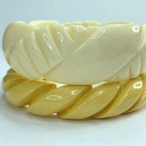 Brazaletes de Resina Ligeros Hechos a Mano por Artizon Studio - Duraderos y Elegantes, Color y Logotipo Personalizados, Exportador Indio |   Mejor Precio al por Mayor - Product Image 1