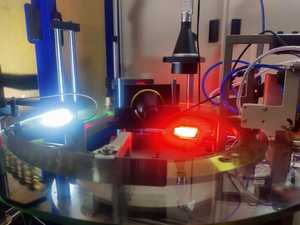 Máquina clasificadora óptica de SensoVision para el control de calidad de tuercas y arandelas que utilizan tecnología de visión artificial - Product Image 2