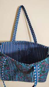 Accessoire de mode d'épaule pour femmes indiennes Hand-Block Quilted Cotton Tote Shopping Carry Bag Brodé Flower Design Digital - Product Image 2